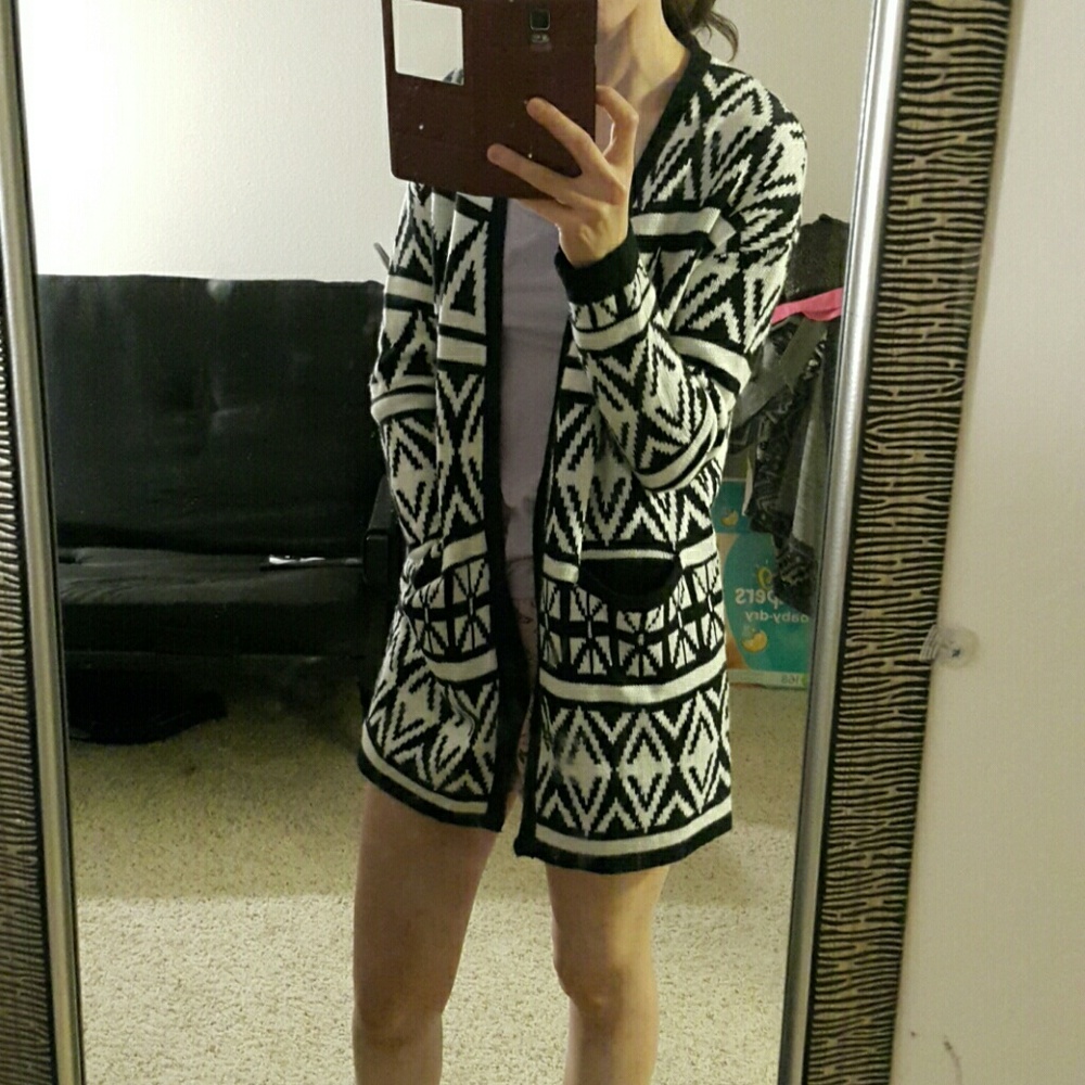 3 for 20$💥 Long black and white sweater